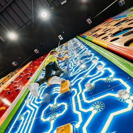 Trampo Extreme – Trampoline Fun at Dubai Mall – Experiences KohK.com Special Offers, Deals & Discounts in Netherlands, Poland, Hungary, Denmark, Sweden, Latvia