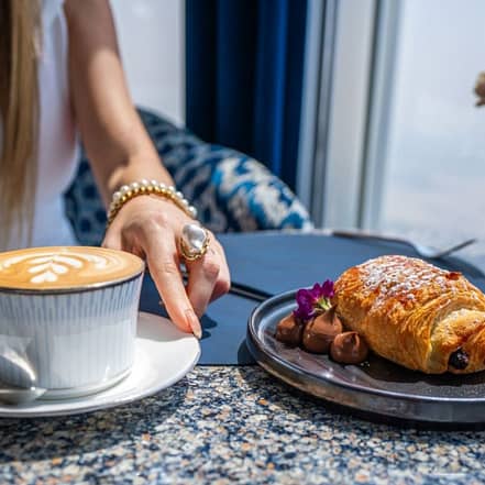 Breakfast Experience at At.mosphere Burj Khalifa – Burj Khalifa KohK.com Special Offers, Deals & Discounts in Netherlands, Poland, Hungary, Denmark, Sweden, Latvia
