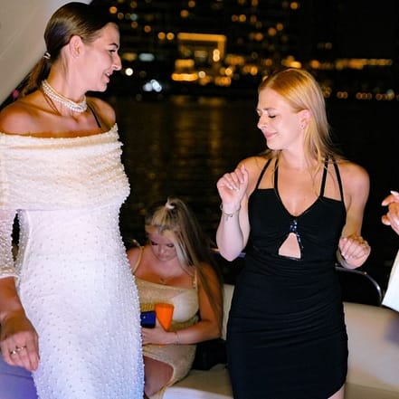 Evening 4 Hour Yacht Cruise with Unlimited Drinks – Boat Tours and Cruises KohK.com Special Offers, Deals & Discounts in Netherlands, Poland, Hungary, Denmark, Sweden, Latvia